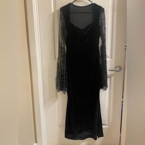 Elegant Black Lace Sleeve Dress